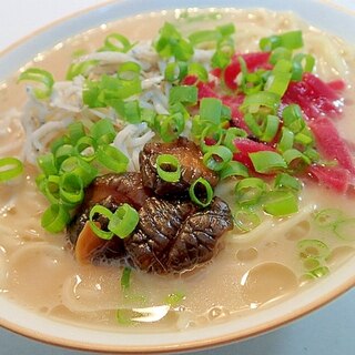 釜揚げしらすとキューちゃんのとんこつラーメン♬